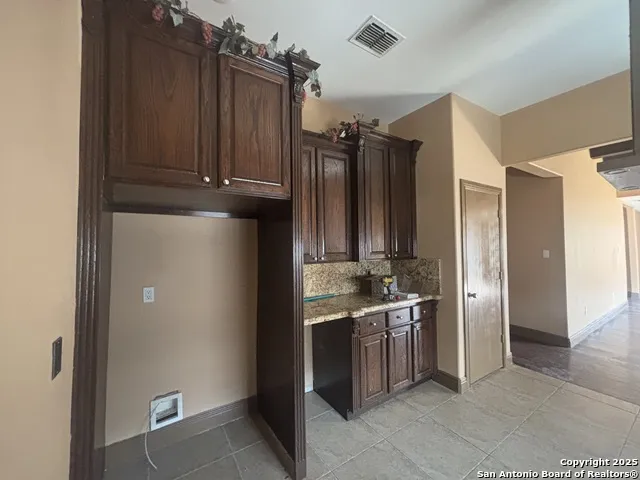 108 Palencia Laredo, TX 78046