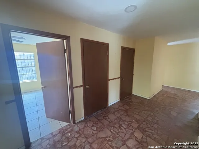 205 Sunset Loop Laredo, TX 78046