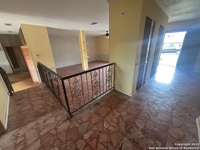205 Sunset Loop Laredo, TX 78046