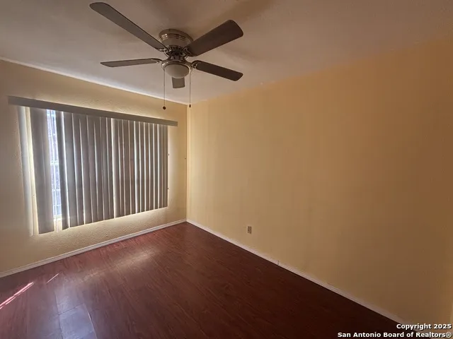 205 Sunset Loop Laredo, TX 78046