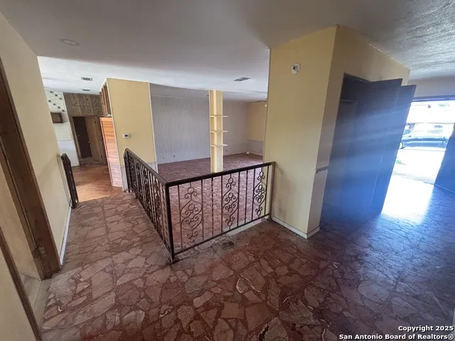 205 Sunset Loop Laredo, TX 78046
