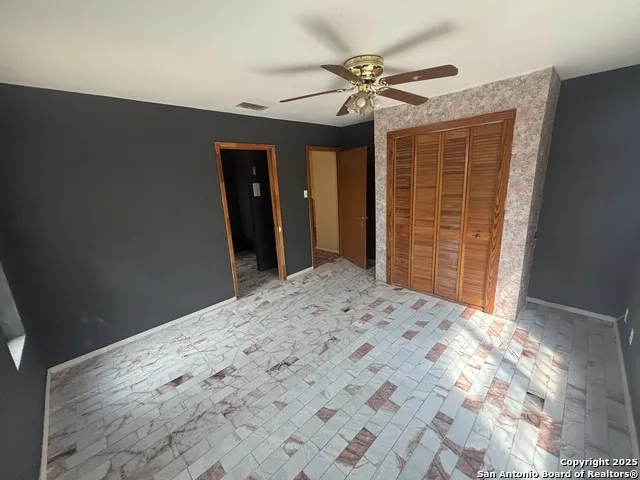 205 Sunset Loop Laredo, TX 78046