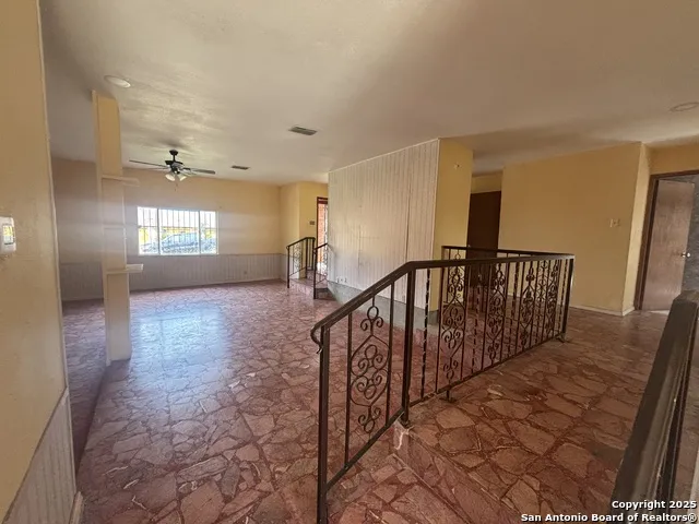 205 Sunset Loop Laredo, TX 78046