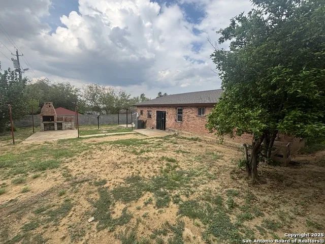 205 Sunset Loop Laredo, TX 78046