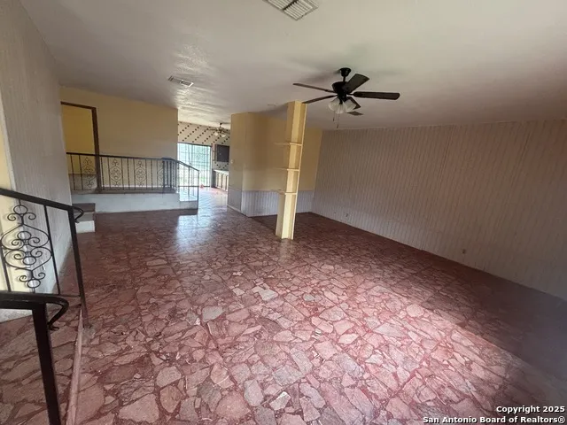 205 Sunset Loop Laredo, TX 78046