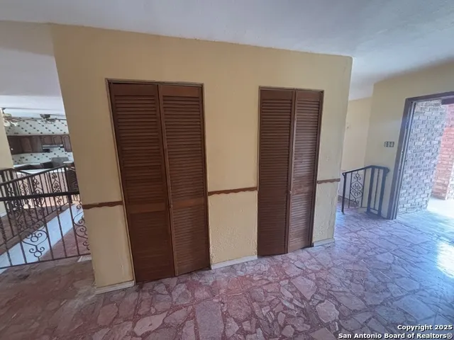 205 Sunset Loop Laredo, TX 78046