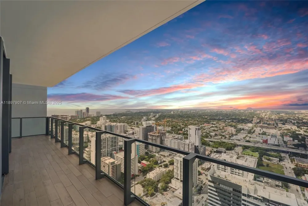 88 SW 7th St #3910 Miami, FL 33130
