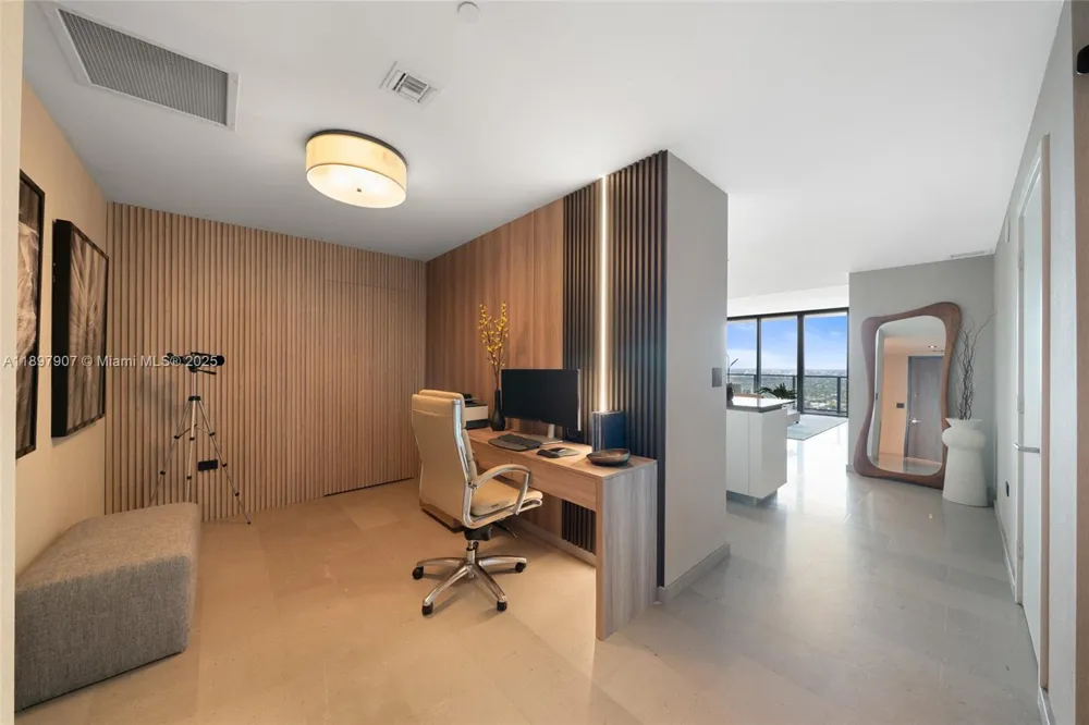 88 SW 7th St #3910 Miami, FL 33130