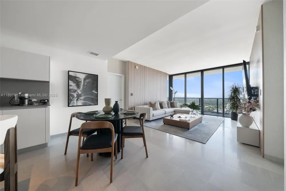 88 SW 7th St #3910 Miami, FL 33130