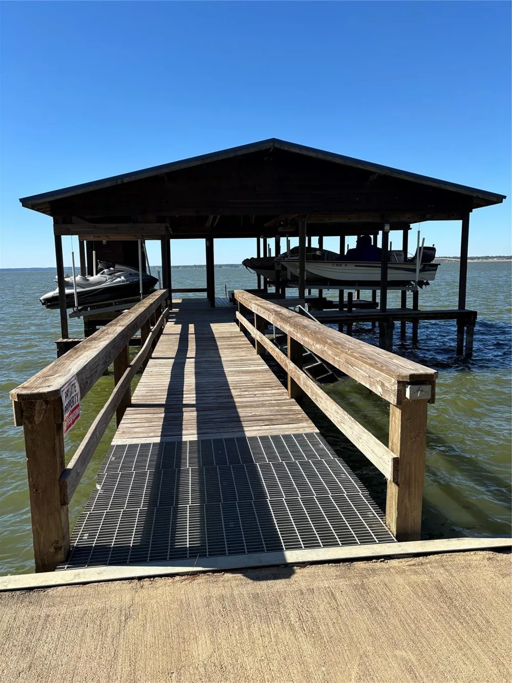 206 Bridgeway Onalaska, TX 77360