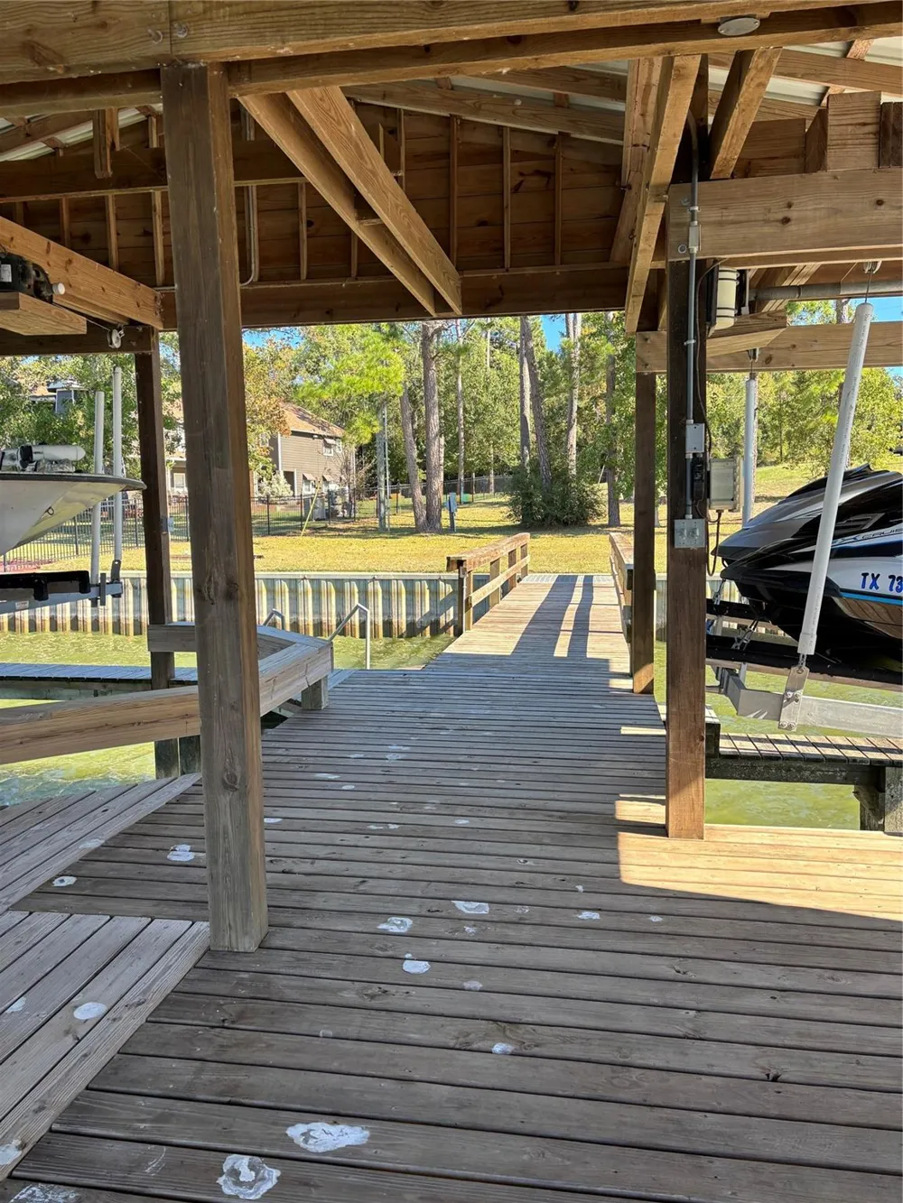 206 Bridgeway Onalaska, TX 77360
