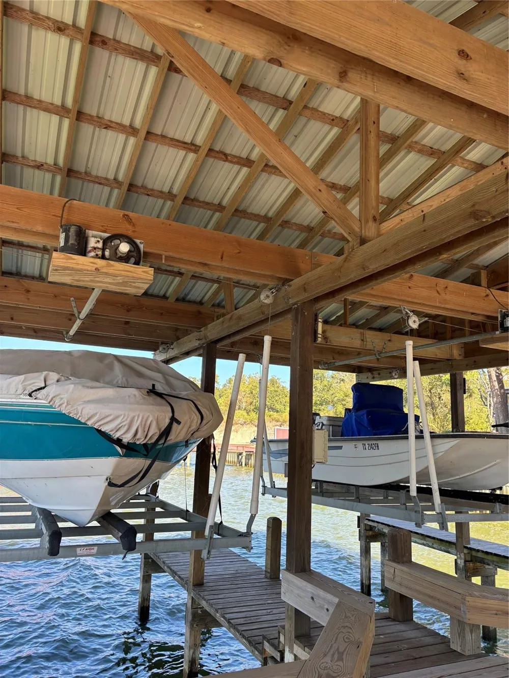 206 Bridgeway Onalaska, TX 77360
