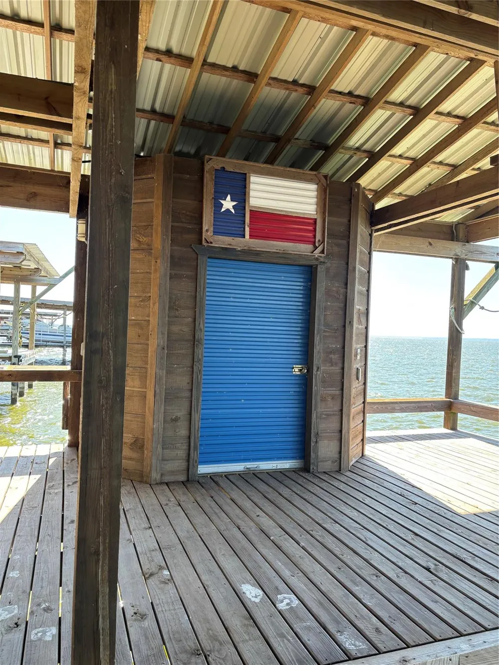 206 Bridgeway Onalaska, TX 77360