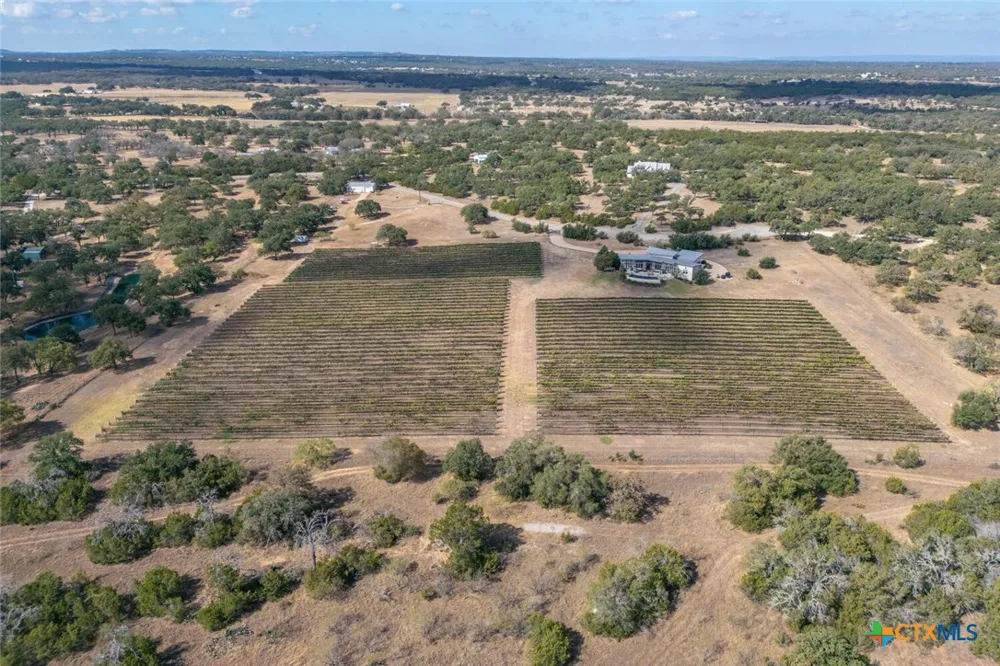 1758 Lincoln Smith Road Round Mountain, TX 78663