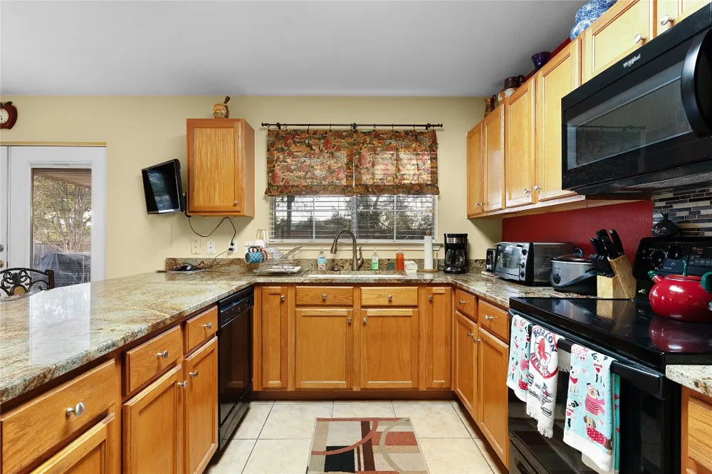 2305 Little Tree Bend Cedar Park, TX 78613