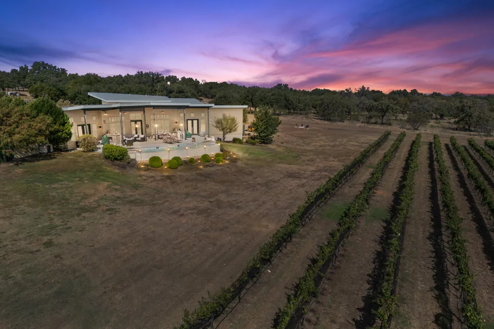 1758 Lincoln Smith Road Round Mountain, TX 78663