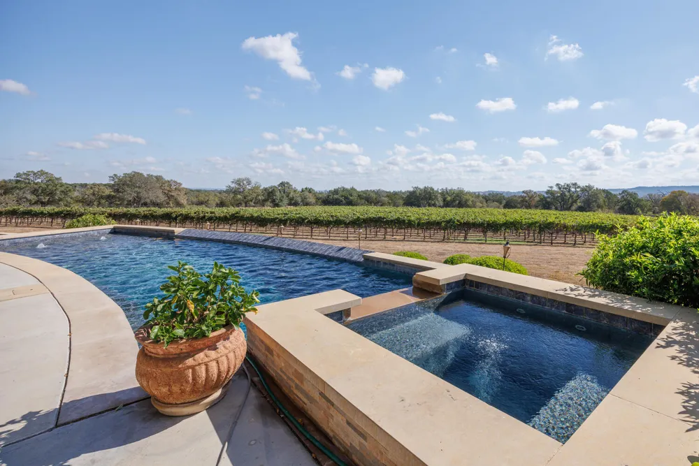 1758 Lincoln Smith Road Round Mountain, TX 78663