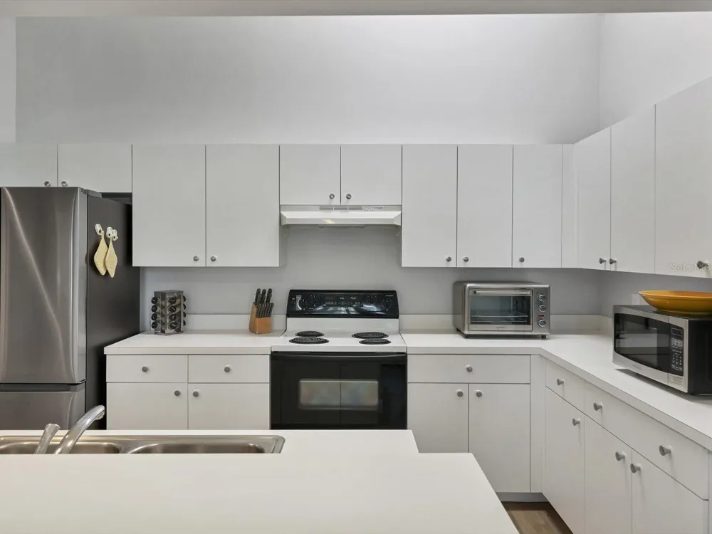 7234 ELEANOR CIRCLE #203 Sarasota, FL 34243