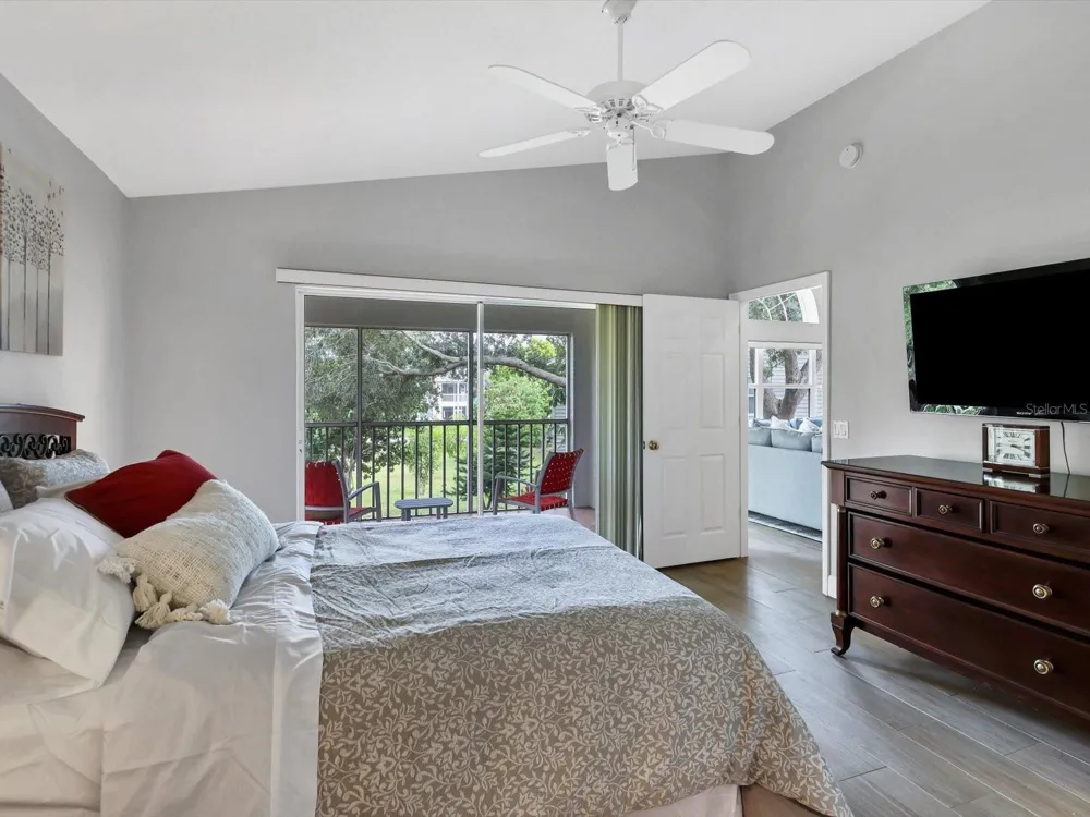 7234 ELEANOR CIRCLE #203 Sarasota, FL 34243