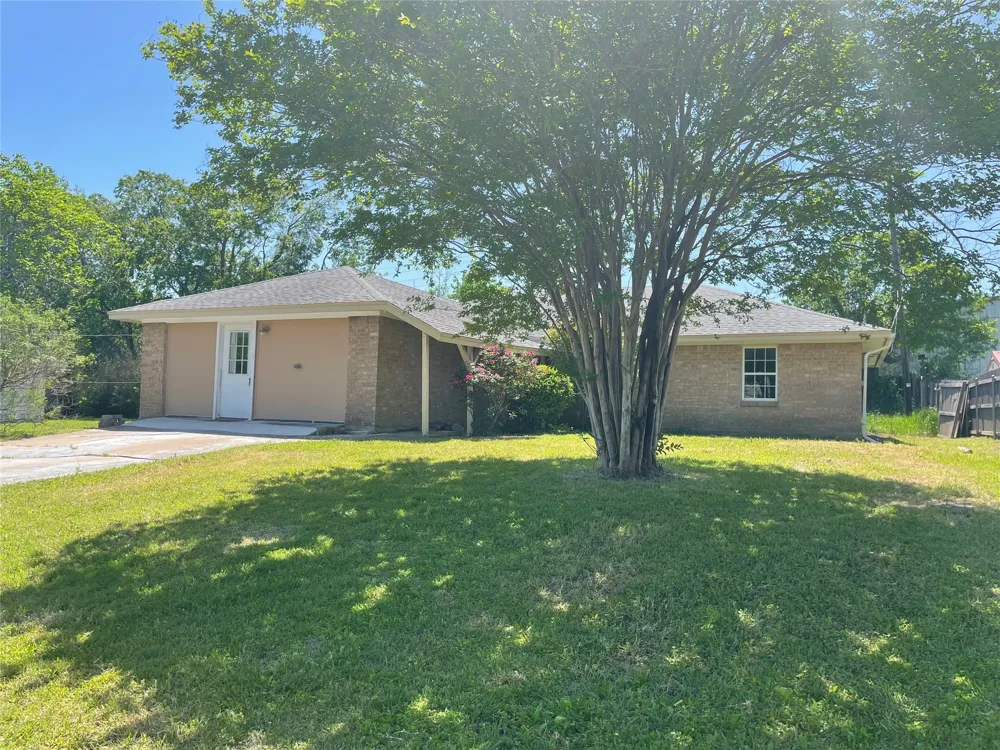 717 Bluebonnet Street Mexia, TX 76667