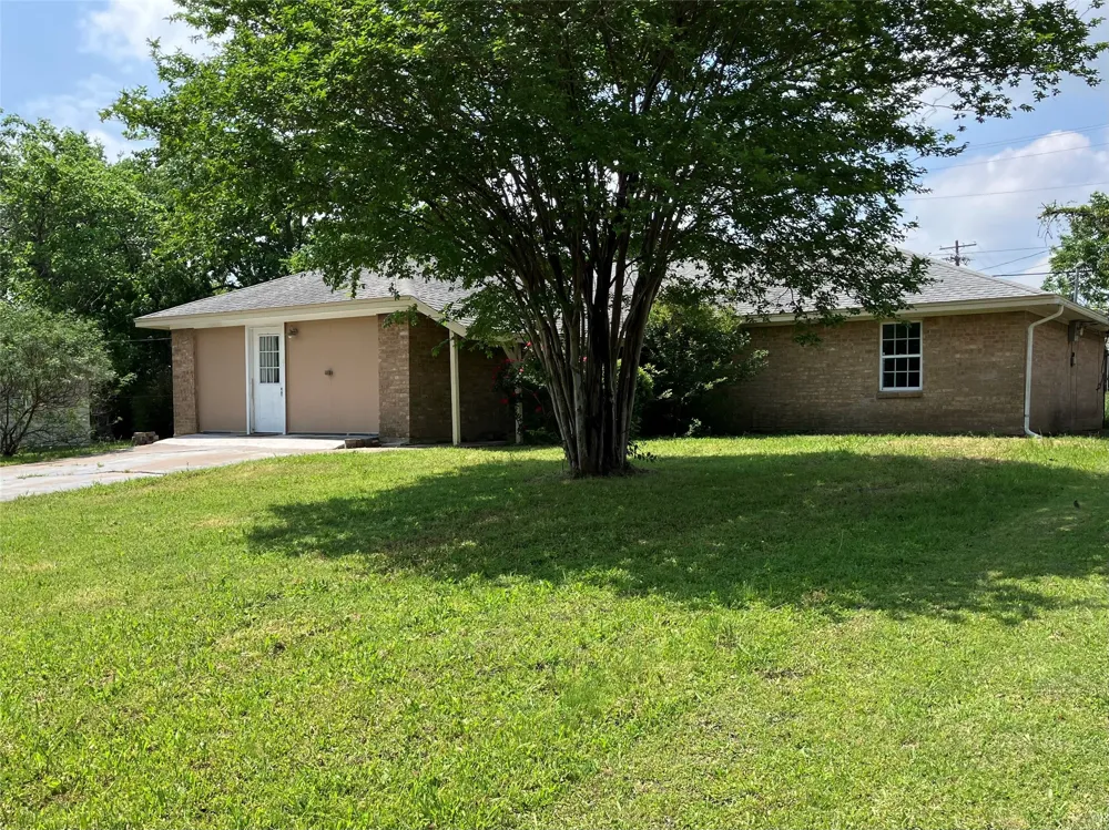 717 Bluebonnet Street Mexia, TX 76667