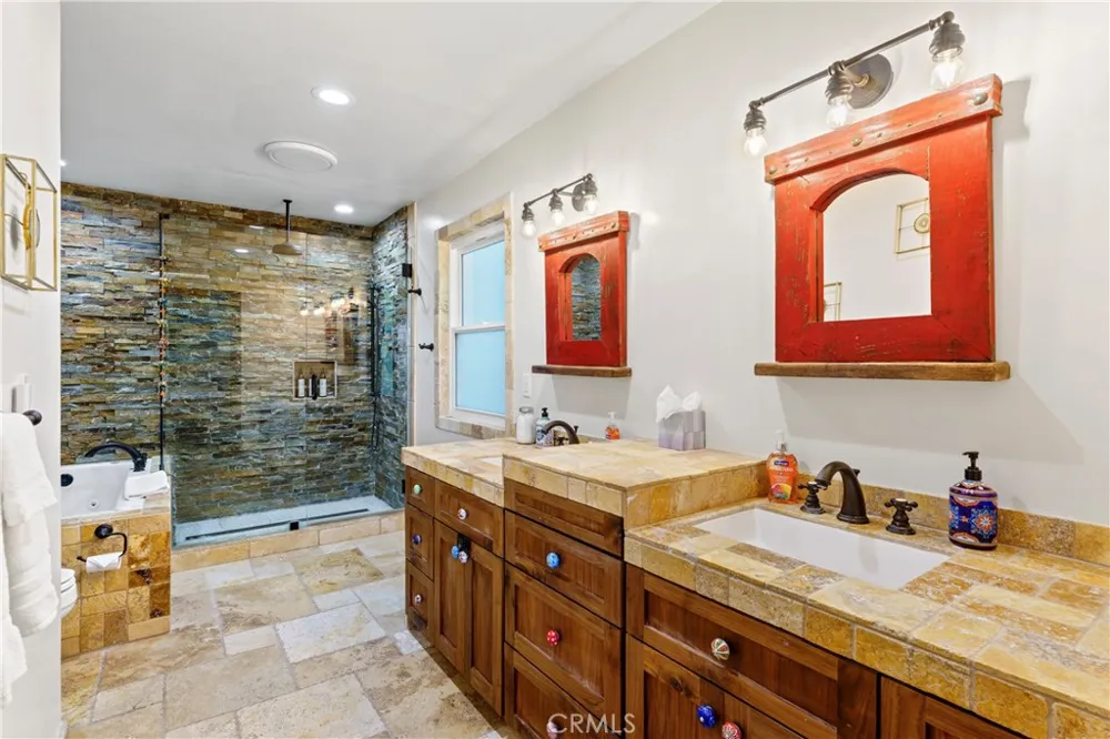 221 Grizzly Road Lake Arrowhead, CA 92317