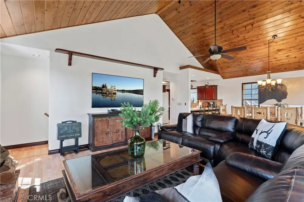 221 Grizzly Road Lake Arrowhead, CA 92317