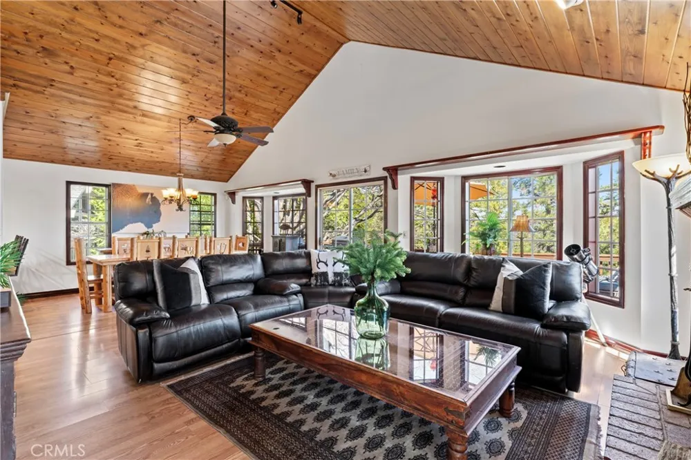 221 Grizzly Road Lake Arrowhead, CA 92317