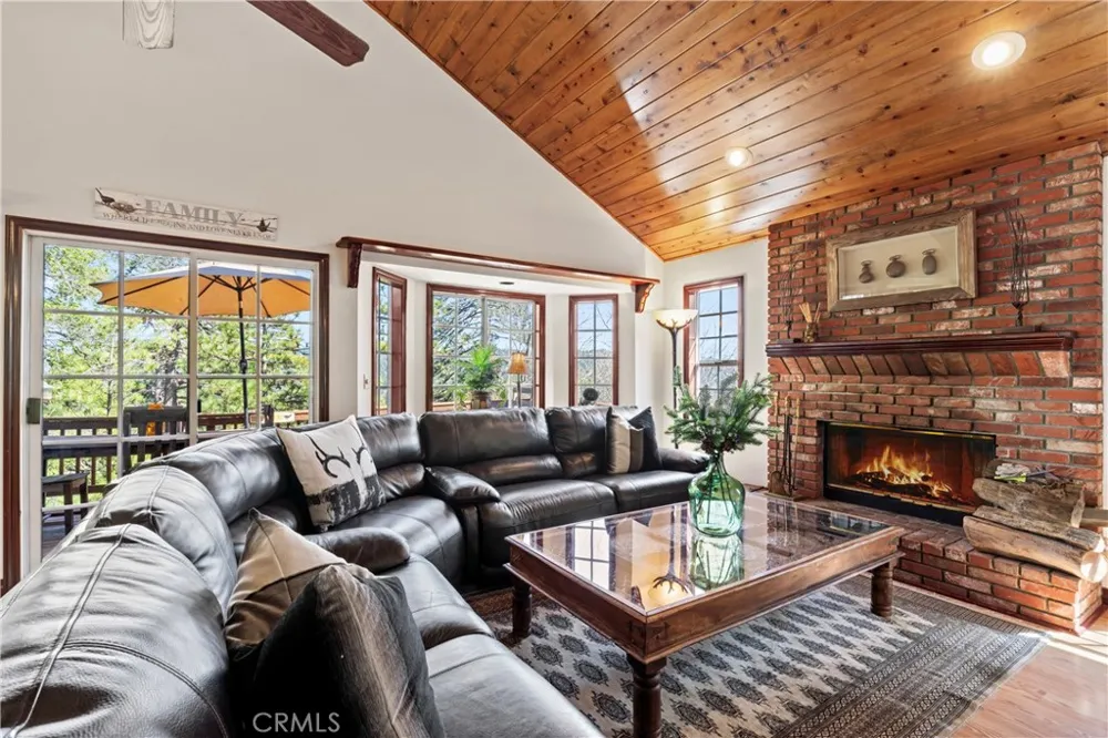221 Grizzly Road Lake Arrowhead, CA 92317