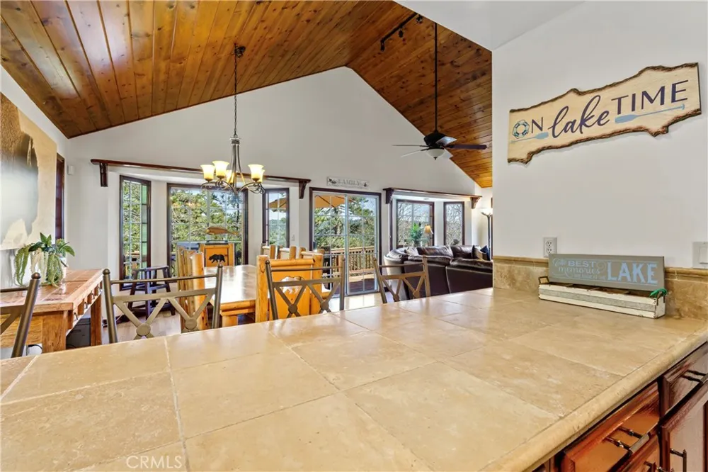 221 Grizzly Road Lake Arrowhead, CA 92317