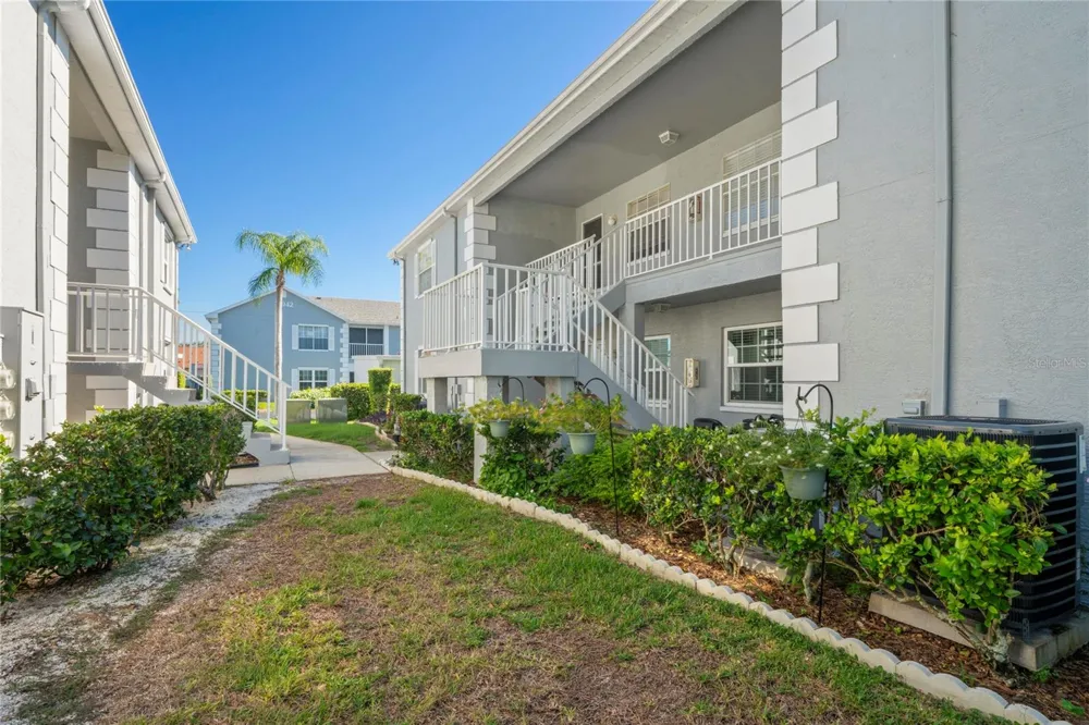 12041 HOOSIER COURT #202 Hudson, FL 34667