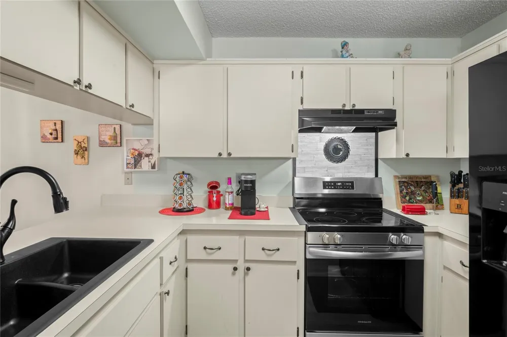 12041 HOOSIER COURT #202 Hudson, FL 34667