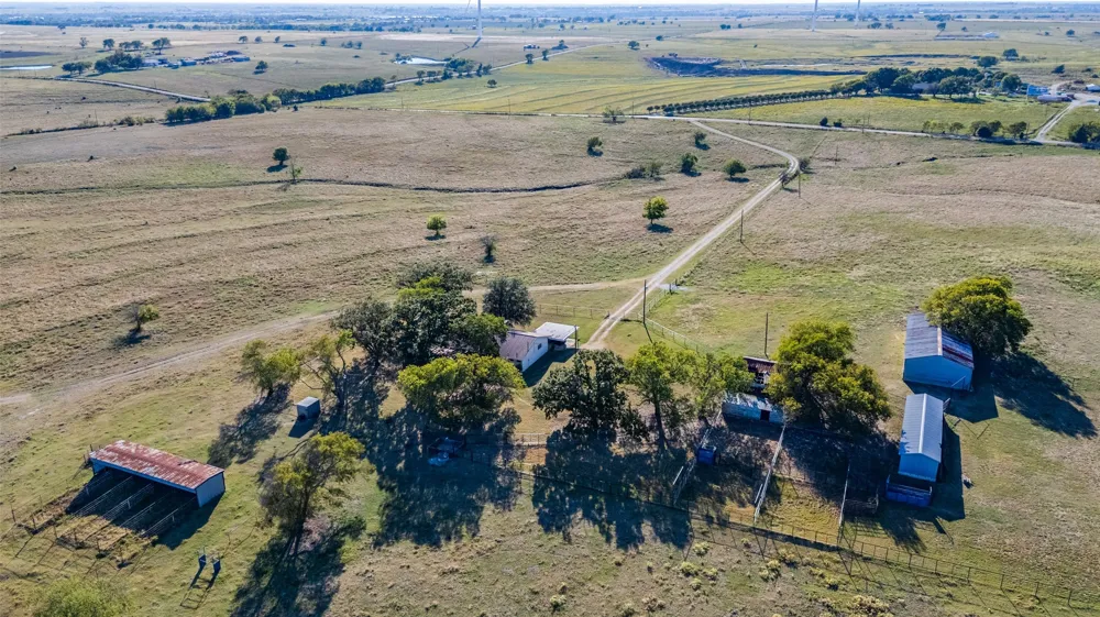 1332 County Road 423 Muenster, TX 76252
