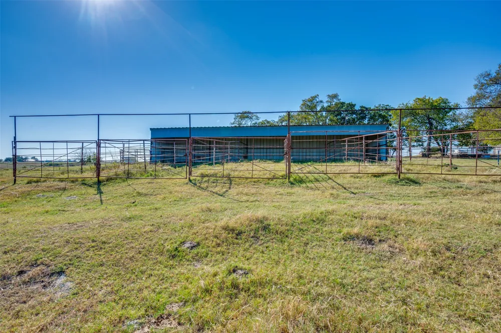 1332 County Road 423 Muenster, TX 76252
