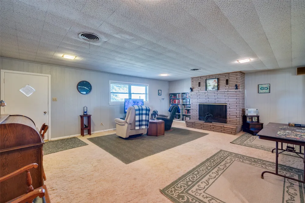 1332 County Road 423 Muenster, TX 76252