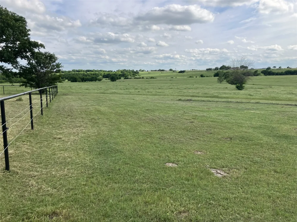 1332 County Road 423 Muenster, TX 76252