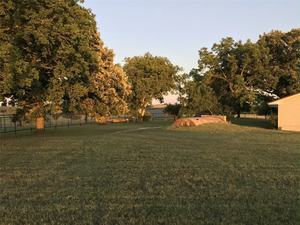 1332 County Road 423 Muenster, TX 76252