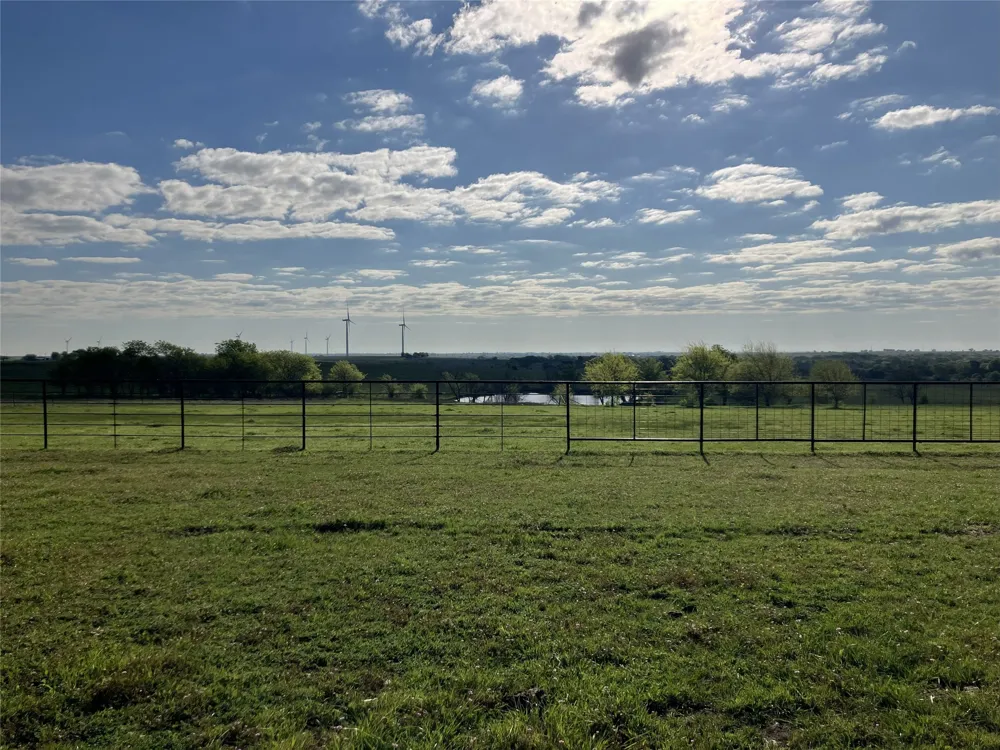 1332 County Road 423 Muenster, TX 76252