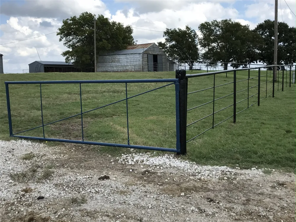 1332 County Road 423 Muenster, TX 76252