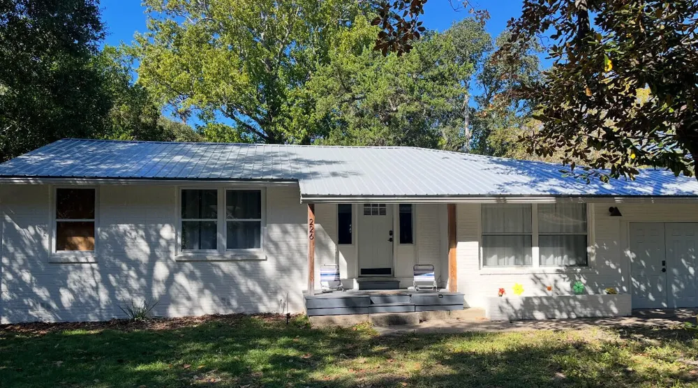 226 NE Bradley Drive