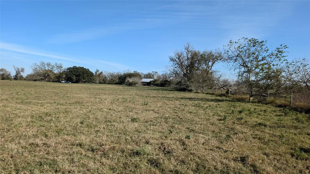 811 County Road 230 Wharton, TX 77488