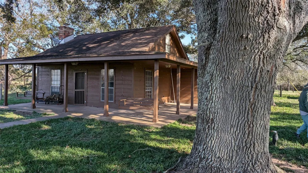 811 County Road 230 Wharton, TX 77488