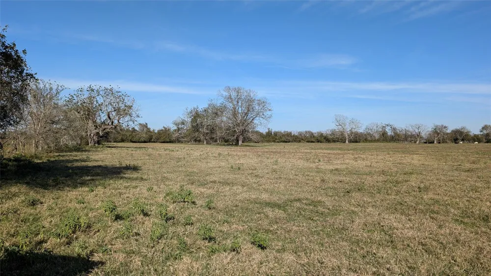 811 County Road 230 Wharton, TX 77488