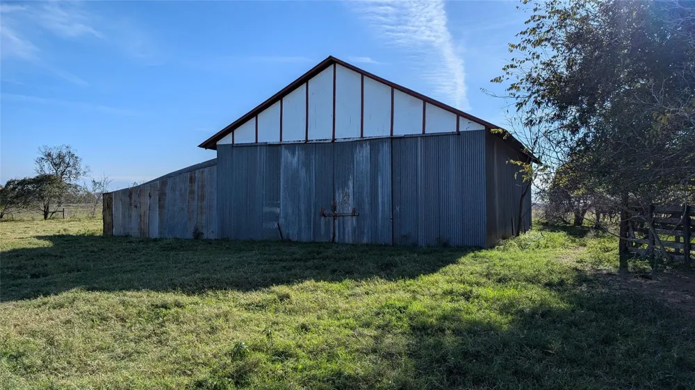 811 County Road 230 Wharton, TX 77488