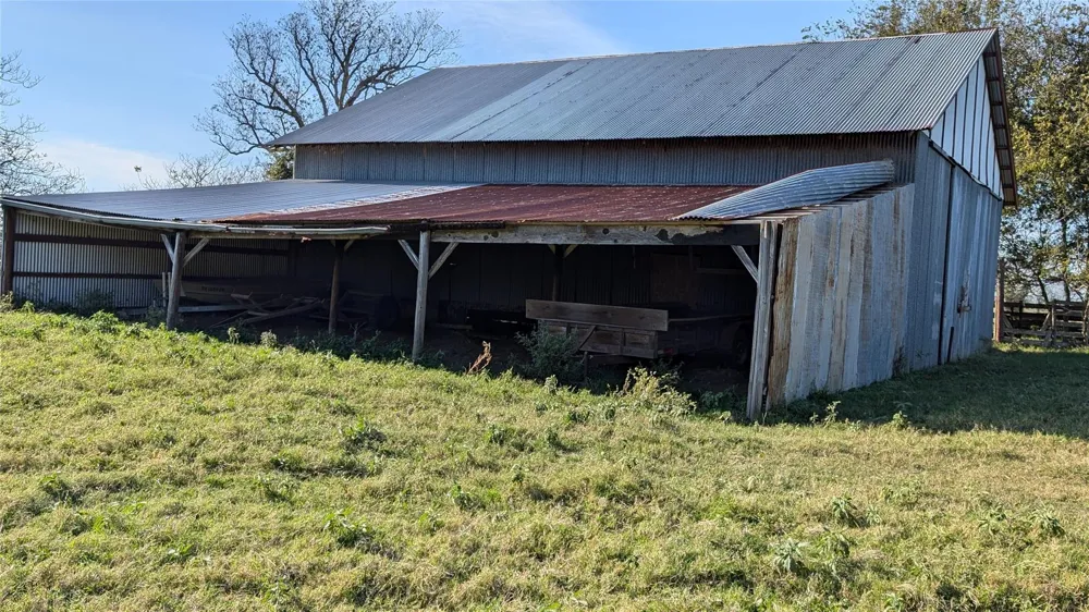 811 County Road 230 Wharton, TX 77488