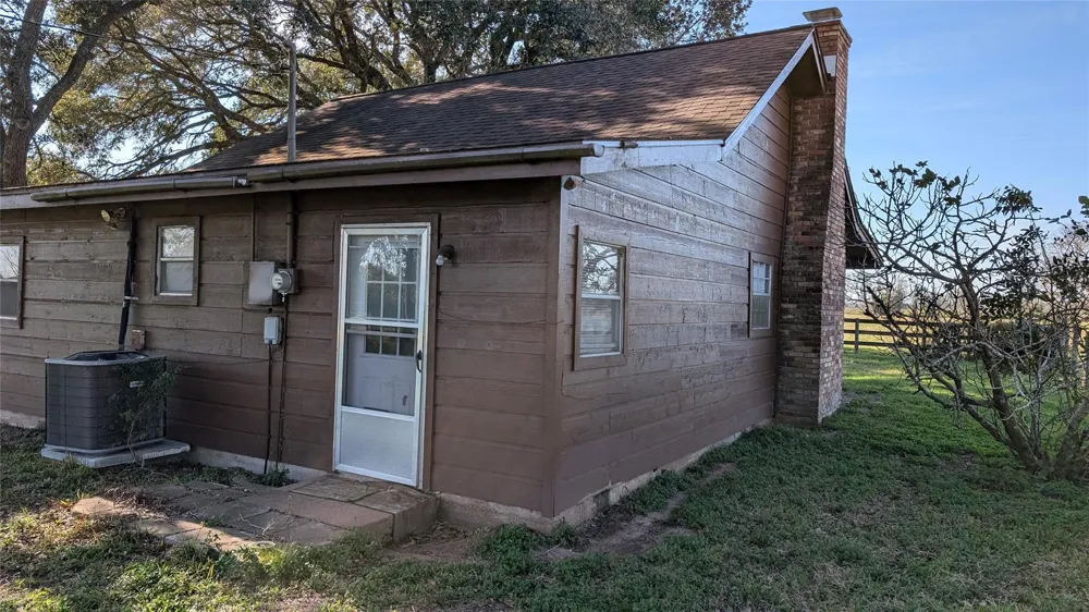 811 County Road 230 Wharton, TX 77488