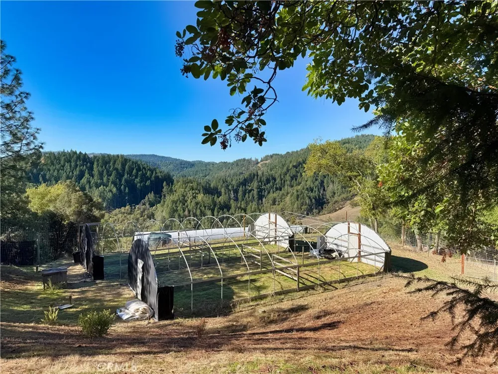 18225 Scenic Drive Redwood Valley, CA 95470