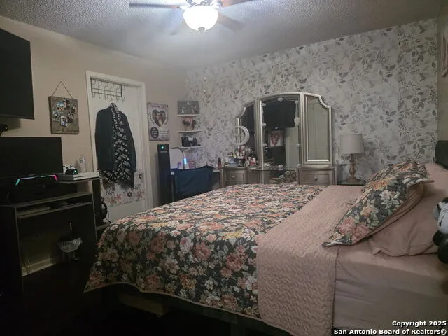 932 S Getty Uvalde, TX 78801