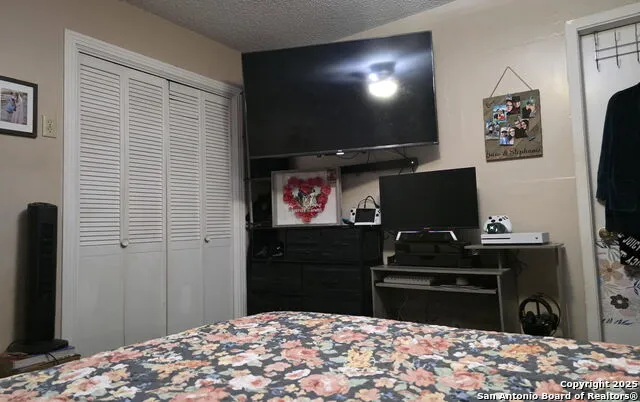 932 S Getty Uvalde, TX 78801