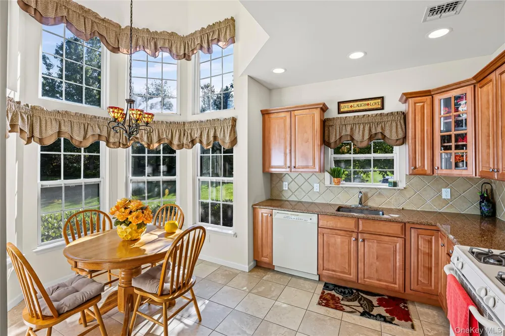 48 Avery Lane Miller Place, NY 11764
